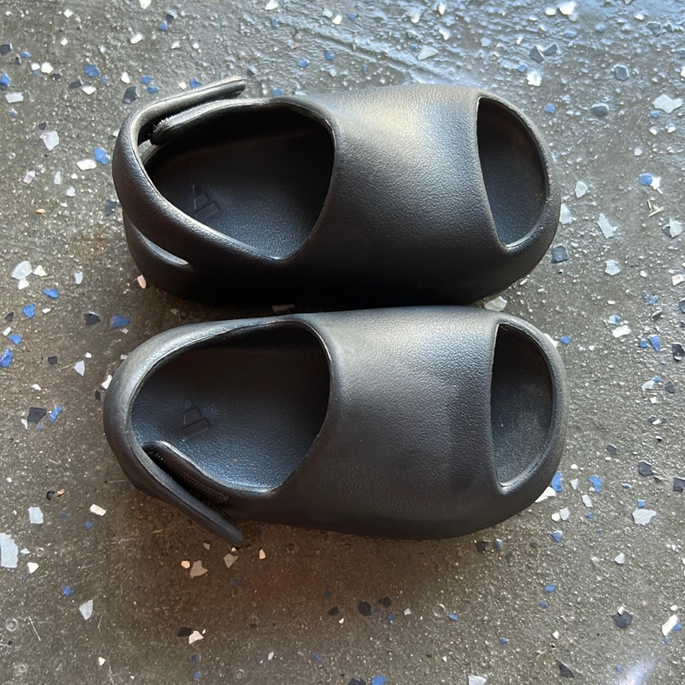 Toddler Yeezys 7k